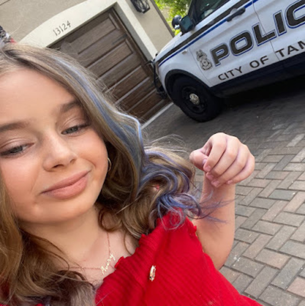 Meet your Posher, Avery